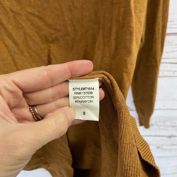 Windsor S Brown Oversized Criss Cross Strappy Open Back Soft Knit Vneck Sweater - Picture 7 of 7